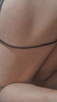 Pinzas en mis labios para placer