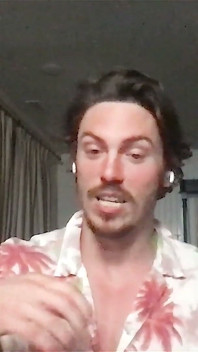 Greg O'Gallagher vai roubar sua garota sem sequer tentar!!