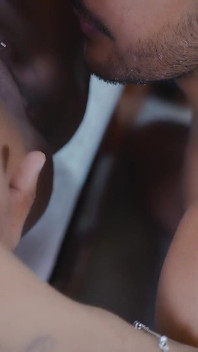 Desi Indian starsudipa bhabhi seduce il suo devar quando suo marito non è a casa (audio hindi)