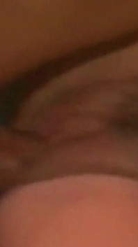 La seduttrice bionda in un arrapante scena nel letto