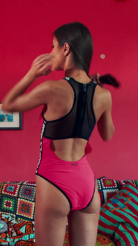 Arina naakt lingerie passen. Trek PI.