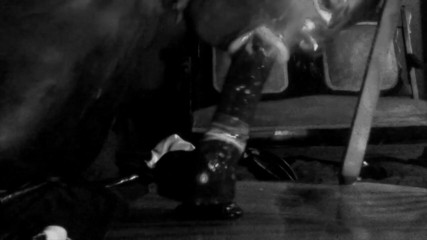Kali Futa: Patung getah menghisap dildo