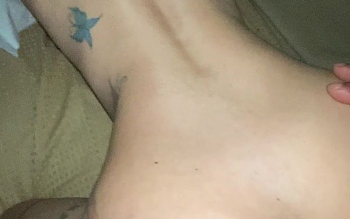 Weslley Bull: La ragazza trans tatuata è stata scopata in una stanza d'albergo