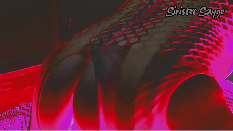 sinistersayge: Sayge тверкує на масивному ділдо