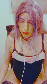 Sissy Crossdresser Masturbating