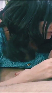 Bella ragazza flirta con me facendo sesso