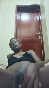 Orgasme nakal dan nakal dengan dildo jauh ke dalam pepek saya.