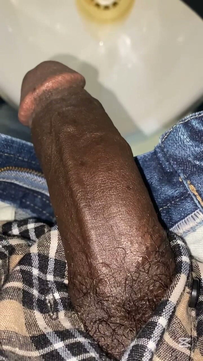 Slimniqqa: Student Caught Jerking off in Public