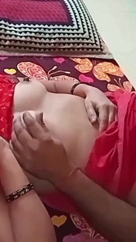 Menina recém-casada lambendo buceta e chupando vídeo de sexo em hindi
