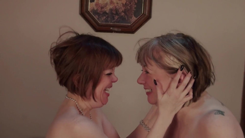 Dirty Doctors Clips - Mature British Lesbians: Lustro dwukierunkowe