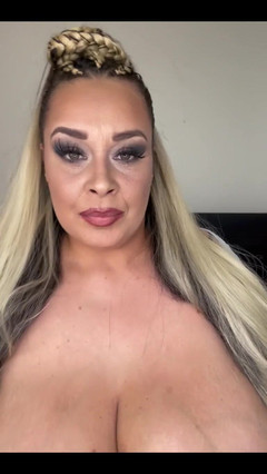 Anastasia Lux: Dejte mi vědět