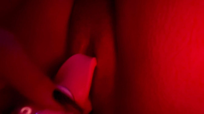 Leyla Star: Gadis nakal rambut pirang yang lagi sange muasin dirinya sendiri...