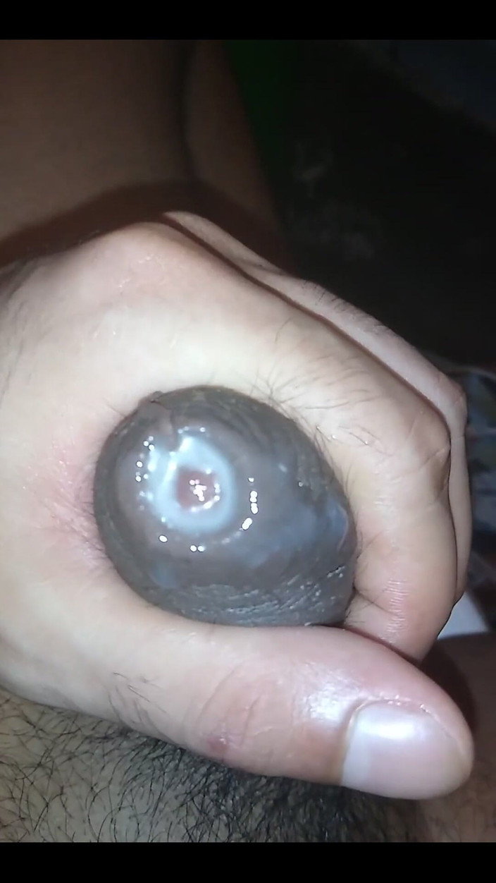 AlexAlejandro13: Questo ragazzo vuole avere il suo cazzo davvero eretto mentre...