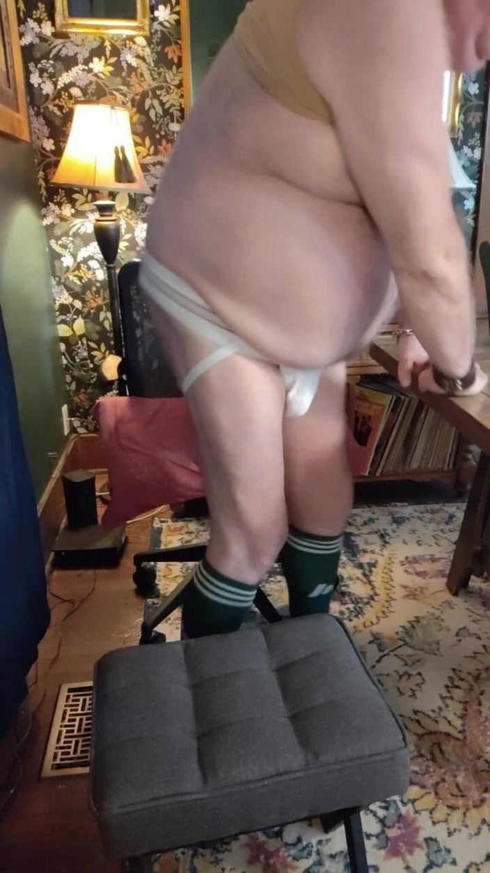 beardaddychub: Beardaddychub Makes a Fan Shoot His Load!