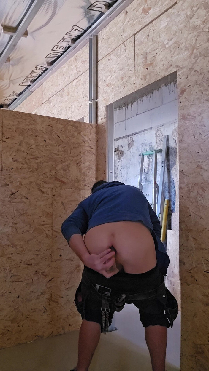 Chris_snoopy_91: A Hot Day on the Construction Site Part 1/9 Fingering, Blowing...
