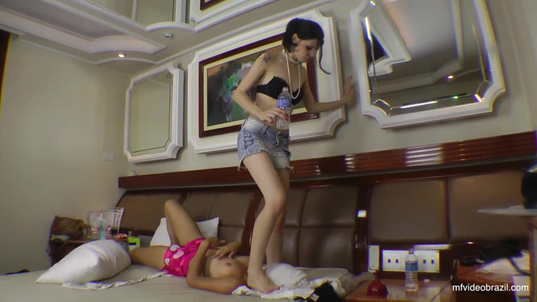 FetishKing: Menginjak-ajak tiri dan bermain - dominasi lesbian