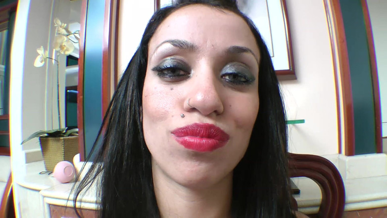 FetishKing: Prdící dvojče - Ukazuje žílu krku