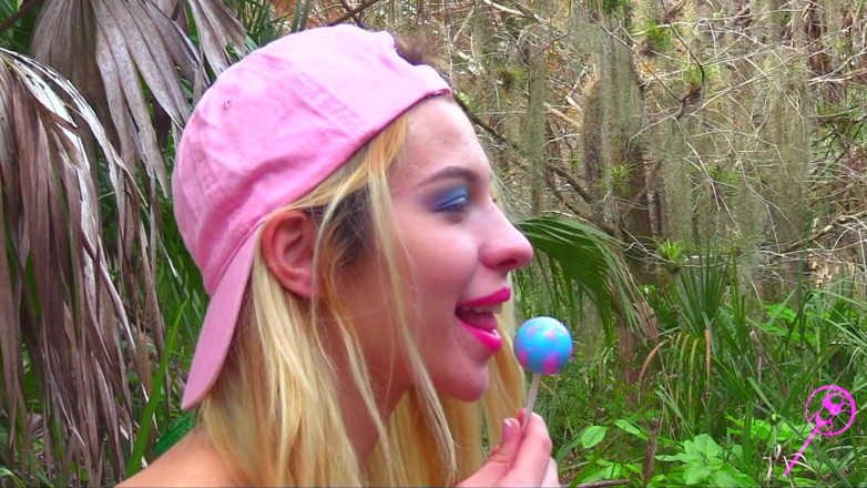 BIKINI-POPS: Tasty Treats
