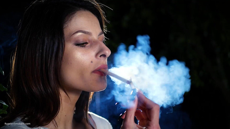 Russian Smokers: Adegan rokok luar awek Rusia seksi merokok