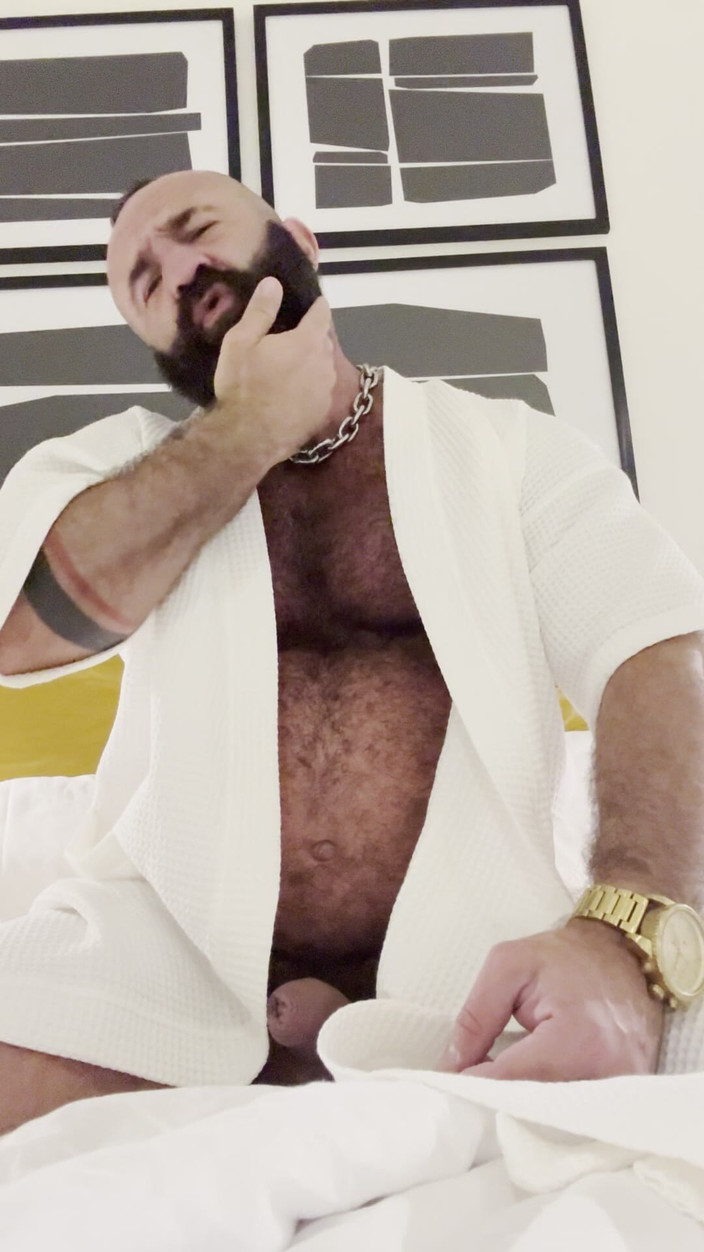 Tyler Rex: Verbal Muscle Bear Jerks His Big Cock with Cock Ring &amp;...