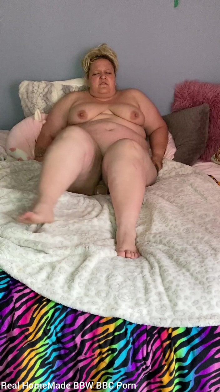 YoungEnglishBBW: Jävla min fitta med stor dildo kommer hårt