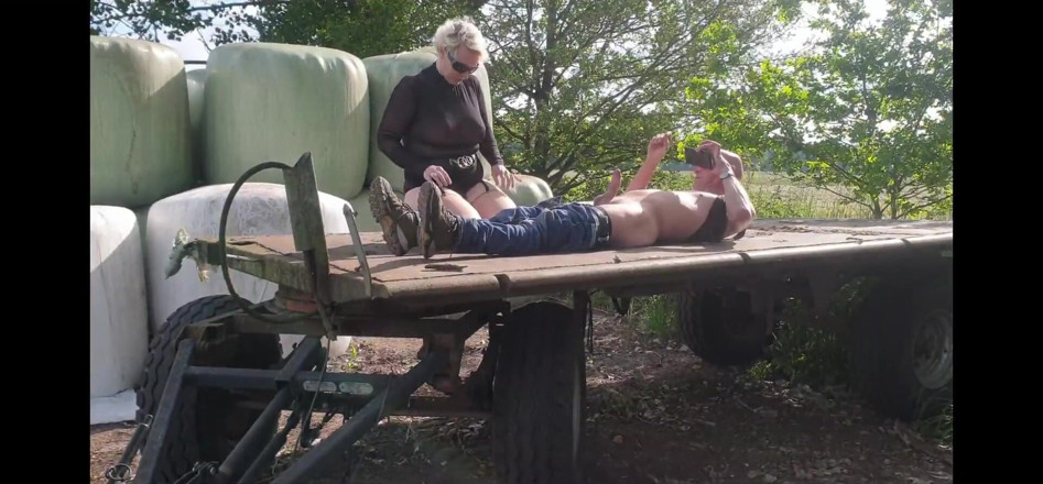 UserBitch1: Napalone seks na świeżym powietrzu