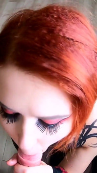 A bruxa ruiva de olhos verdes recebe exorcismo anal (de My Cum)