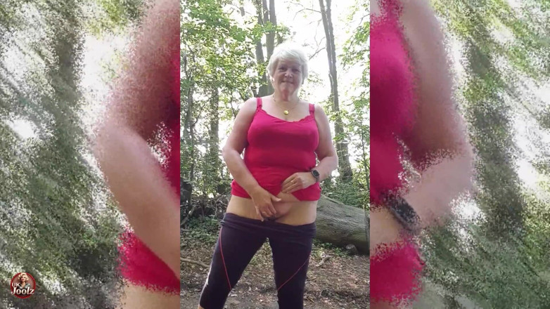 Uk Joolz: Ormanda Striptiz