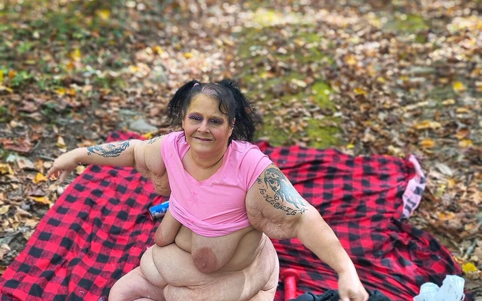 HerculesnVENUS: Ça te chauffe pas les tétons quand tu squirts ?