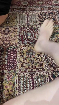 Babam işteyken genç üvey annemi sikiyorum