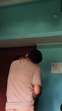 Secara rahsia membuat video abang tiri dan adik tiri mertua