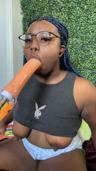 Ébano menina fodendo na cara