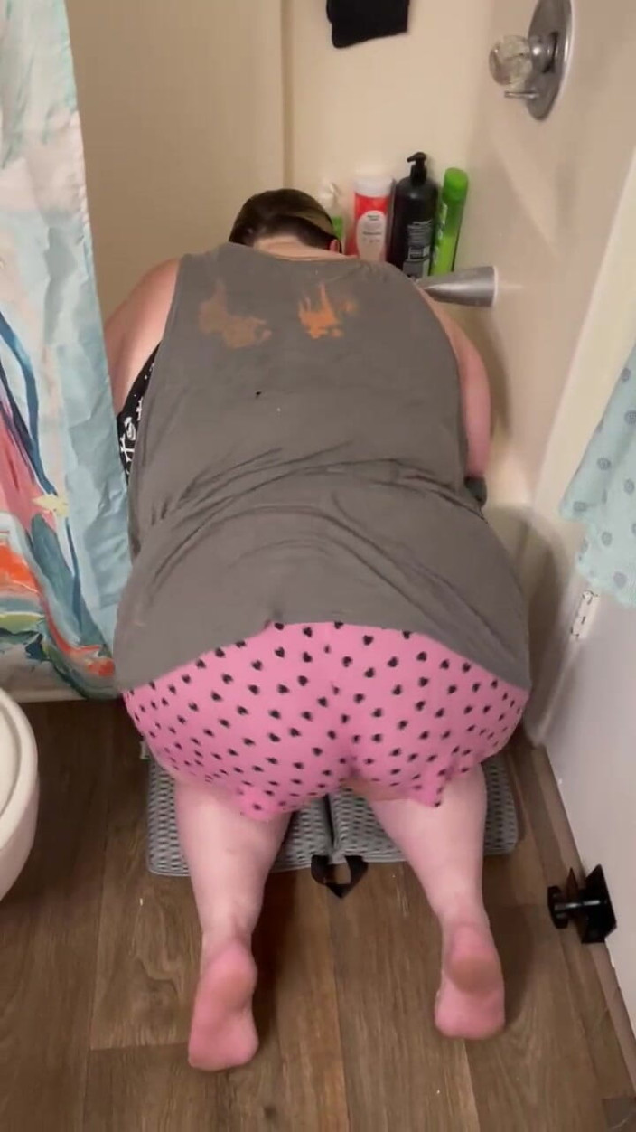 BBW Phoenix: MILF Shaking Her Ass