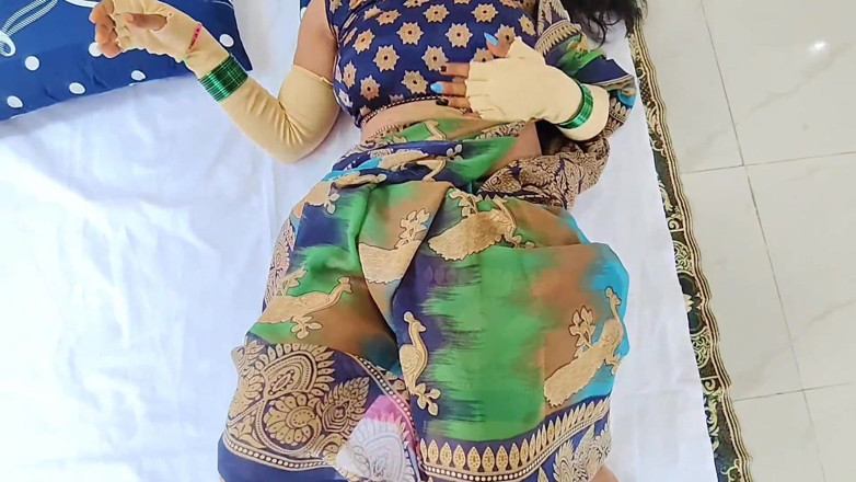 Safashaikh: Casal indiano em casa faz sexo no salão aberto