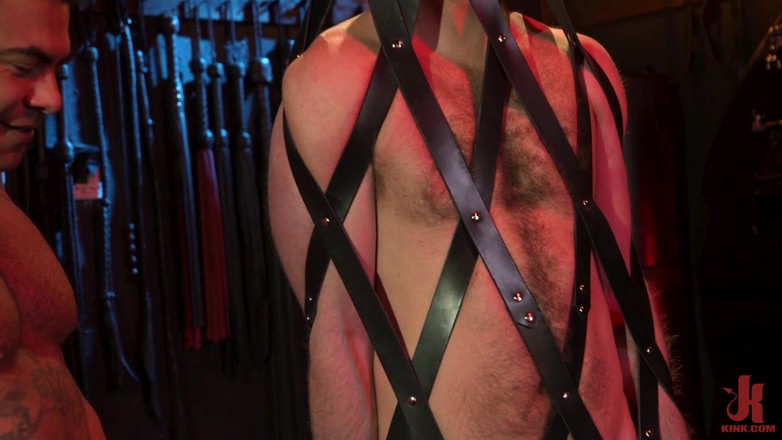 Kinky Bites Gay: Нижня сука Дрейвен Наварро тягне рангу на Alex Hawk Raw