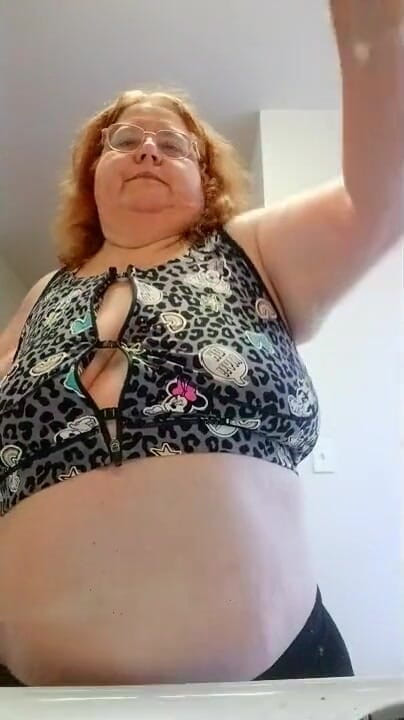 BBW nurse Vicki adventures with friends: Sweaty cleaning girl BBW mature nurse Vicki