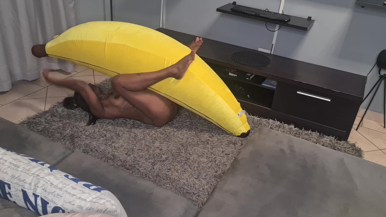 domslutfucker: 纹身德西荡妇骑乘大香蕉，特写