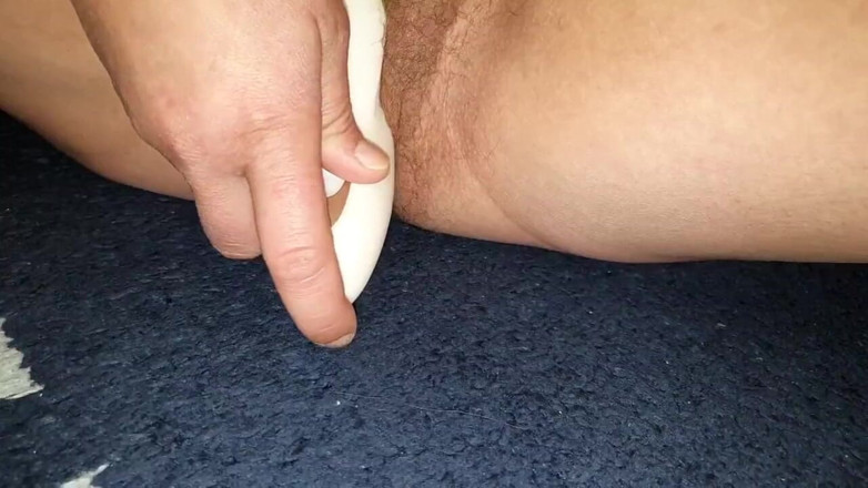 Sweetvalenia: Vibrator alb în pizda mea
