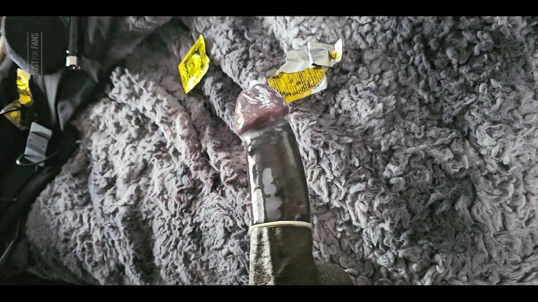 SirMaxxximus: Magnified in a Magnum
