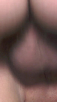 かわいいブロンドの十代は、ブドウの木で犯さ