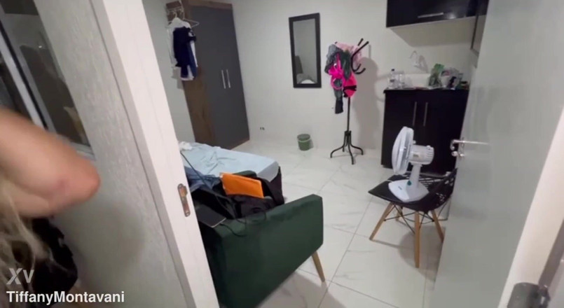 Tiffany Montavani: Покоївка, вона не має спокою зі своїм начальником