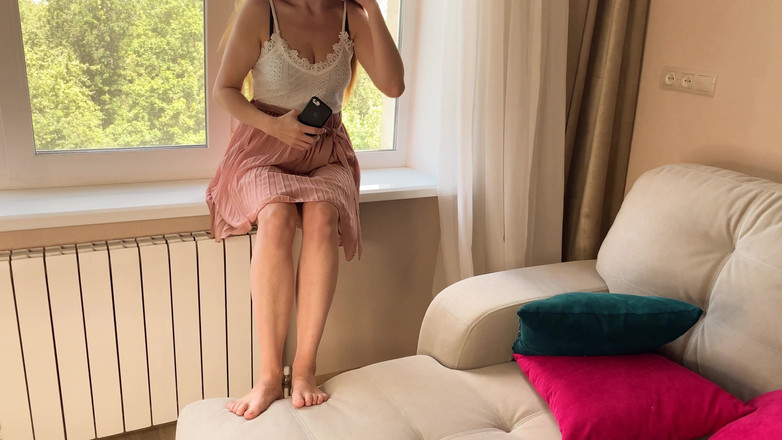 CumInMyMouthBaby: Macecha mého přítele mě pozvala na její místo a bezostyšně...