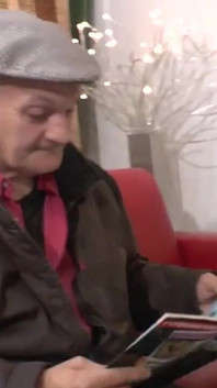 Geile brünette fickt alten mann im wartezimmer