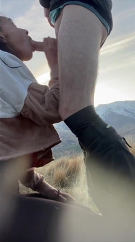 Remote Bergwanderung blowjob mit einem gesichtsbesamungs-spaziergang