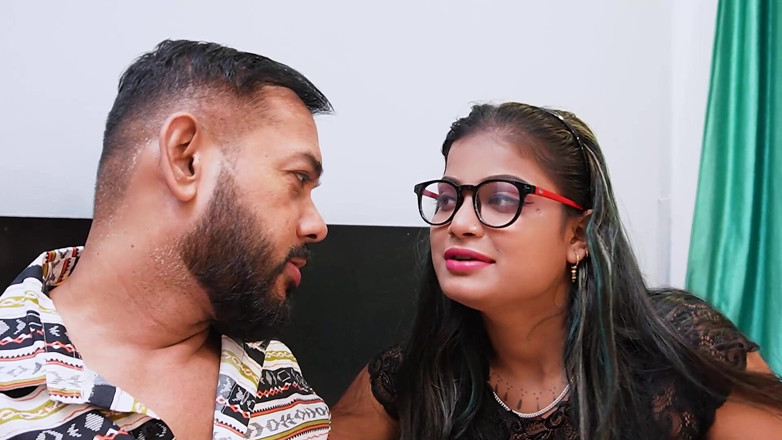 Queen star Desi: La sorellastra ha scopato il suo fratellastro, sesso hardcore