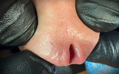 Leonardo-1974: Großer Weißer Penis Spritzt Im Nahaufnahme