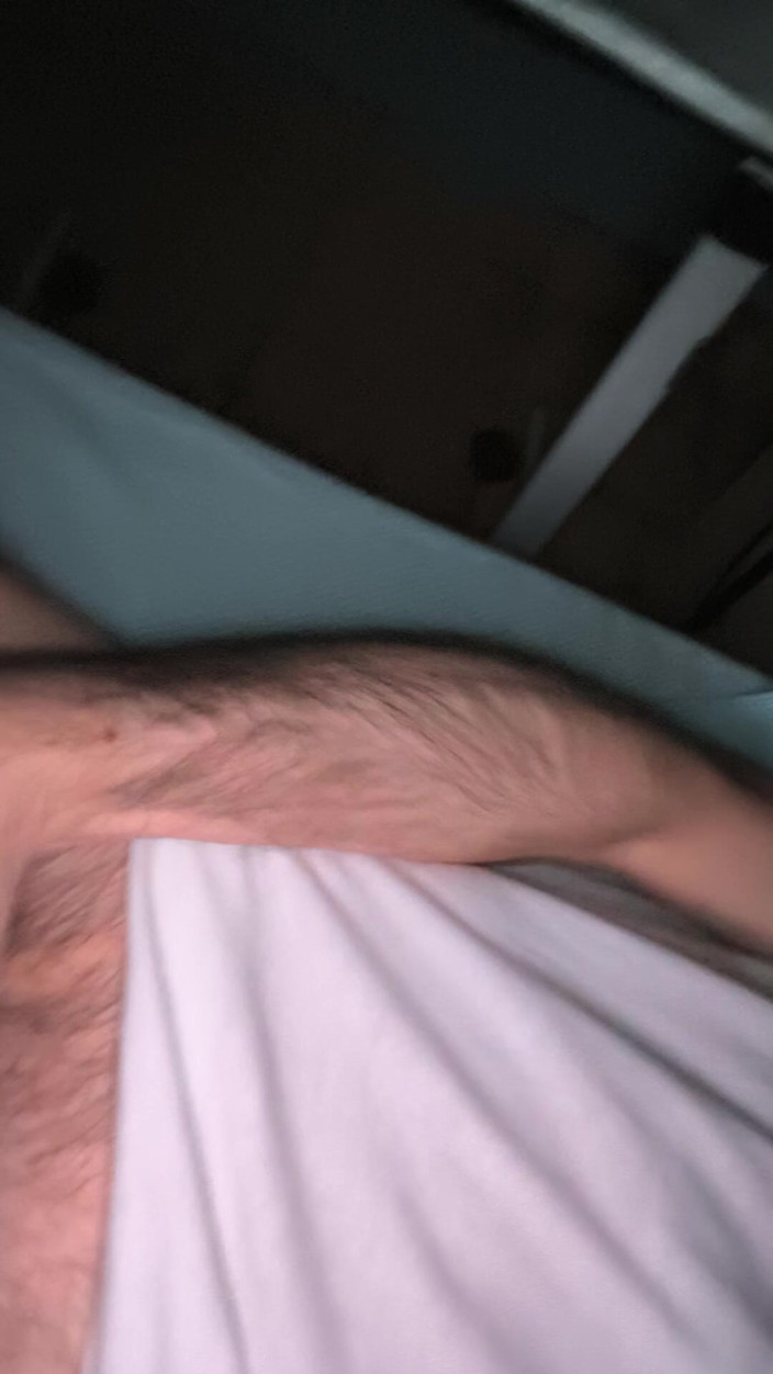 Alison 34monitor: Je masturbace 2 prsty pár?
