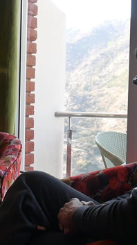 Sexy Rachna transforma Lusty em Hills com cara de serviço de quarto