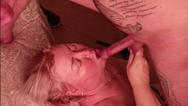 Zona901: Трахаю мою подругу глубоко в ее рот, чтобы заполнить его спермой