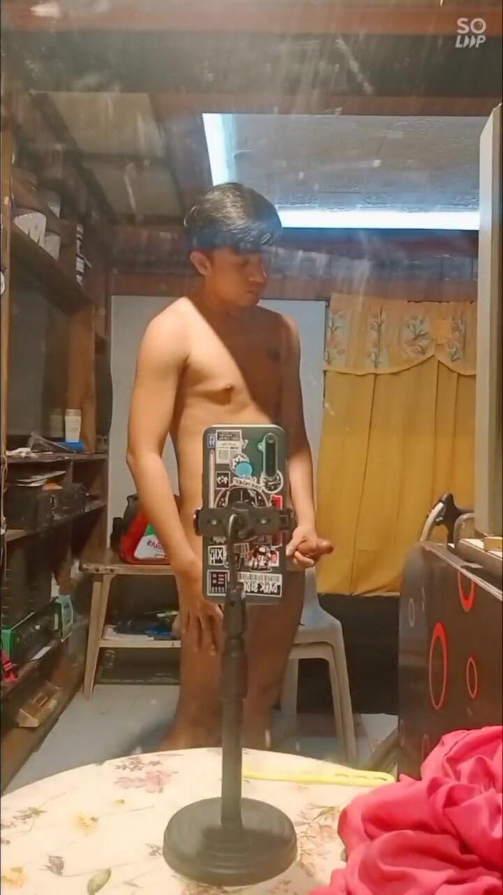 Rent A Gay Productions: Il Giovane Gay Philippino Diventa Eccitato